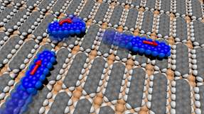 Freie Pentacen-Moleküle bewegen sich auf einer Pentacen-Oberfläche längs oder quer zur Richtung der Oberflächen-Moleküle. 