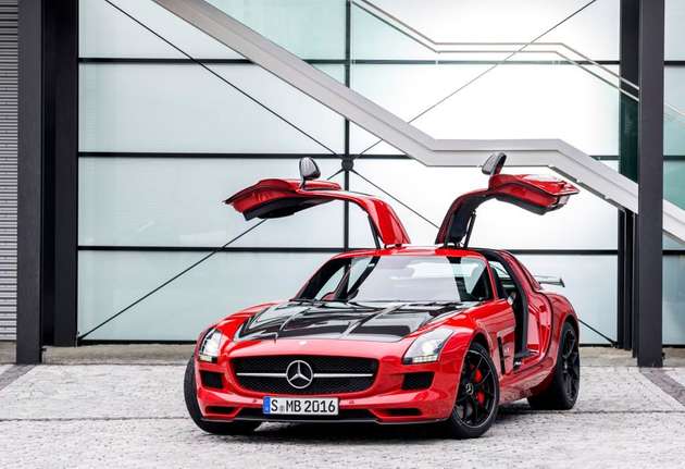 Der SLS AMG ist eines der Luxusmodelle die Mercedes-Benz in Sindelfingen herstellt. Bald sollen auch wieder mehr menschliche Arbeiter Hand an diese Autos legen.