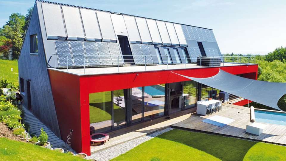 Wärmeversorgung der Zukunft: Ausgezeichnetes Gebäude mit solarer Wärmepumpe