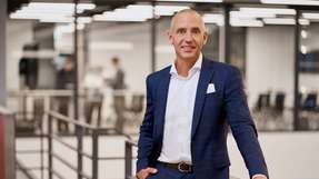 Steffen Winkler ist CSO der Business Unit Automation der Bosch Rexroth. Mit über 20 Jahren Berufserfahrung in der Automatisierungsbranche in Funktionen wie Entwicklung, Produktmanagement, Business Development und Unternehmensstrategie sowie aktiver Mitarbeit in Branchenverbänden ist Steffen Winkler anerkannter Experte im weltweiten Automatisierungsmarkt.