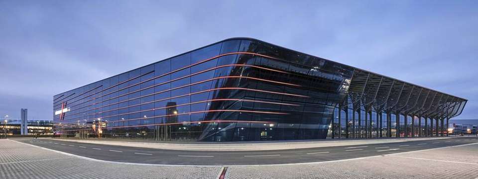 Auf Ständen, Touren und Stages werden den Besuchern fundierte Informationen und praxisnahes Wissen zu Industrial AI und weiteren aktuellen Themen vermittelt.