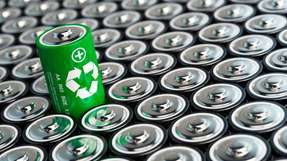 Ein flächendeckendes Recycling von Lithium-Ionen-Batterien, vor allem aus Elektroautos, wird zukünftig nachhaltig die Versorgung mit kritischen Rohstoffen sicherstellen. 