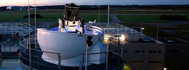 Die optische Beobachtungsstation des DLR nit ihrerm neuartigen Teleskop ermöglicht völlig neue Experimente.
