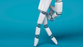 Entscheidend für die dynamische Leistung eines Roboters ist seine Miniaturisierung: Ein kompaktes, leichtes System mit geringer Trägheit ermöglicht ein schnelles Ansprechverhalten und eine geringe Masse verbessert den Wirkungsgrad. 
