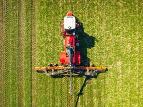 Ammoniak ist unter anderem in der Düngemittelindustrie eine wichtige Komponente. Ihn klimafreundlich und zugleich kostengünstig herzustellen, stellt allerdings eine Herausforderung dar.