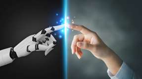 Mensch-Roboter-Kollaboration (MRK) in der Palettierung kombiniert die Stärken von Mensch und Roboter für effizientere und flexiblere Prozesse.