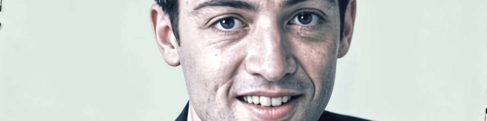 Daniel Häger ist Diplom-Ingenieur Maschinenbau und seit April 2023 beim internationalen Technologie-Konzern Alfa Laval im Bereich Business Development Energy Separation tätig. Vorherige Stationen waren der Industriekonzern Atlas Copco (Industriekompressoren), die Wheelabrator Group (Oberflächentechnologie) und Norican Digital (KI-gestützte Produktion). Als Sales Engineer widmet er sich intensiv dem Thema Wasser in Industrieprozessen und der Frage, wie man sorgfältiger mit der so wertvollen Ressource umgehen kann.