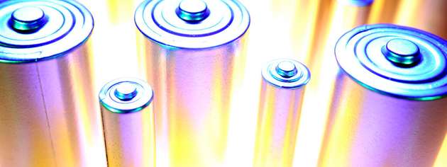 Natrium-Ionen-Batterien gelten als vielversprechende Alternative zu Lithium-Ionen-Technologien, vor allem aufgrund besserer Verfügbarkeit der Rohstoffe und potenziell geringeren Umweltwirkungen.