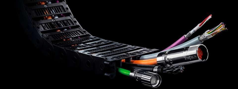 Helukabel bringt mit Heluchain System einen modularen Baukasten für Energieführungssysteme in bewegten Anwendungen auf den Markt.