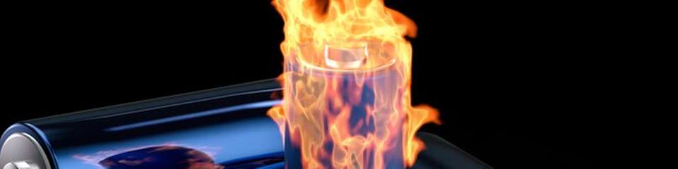 Brände durch Kurzschlüsse in Batterien sind eine ernstzunehmnede Gefahr.