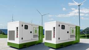 Jeder Zugriff aus der Ferne eröffnet potenzielle Angriffsflächen, demnach müssen Batteriespeichersysteme, der Zugriff darauf, sowie IT- und OT-Komponenten konsequent gegen Cyberbedrohungen abgesichert werden.