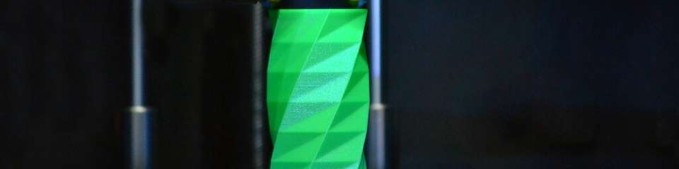 Die meisten dieser Tinten basieren auf fossilen Polymeren; Materialien, die oft weder recycelbar noch biologisch abbaubar sind. Anders verhält es sich mit der neu entwickelten Tinte auf Lignin-Basis.