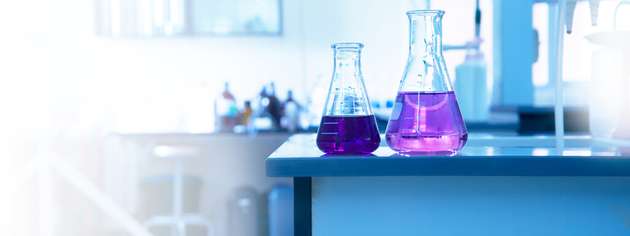 Die chemisch-pharmazeutische Industrie zählt zu den forschungsintensivsten Branchen Deutschlands – aber noch ist es schwierig, neuartige Verfahren in Produktionsprozesse zu überführen.