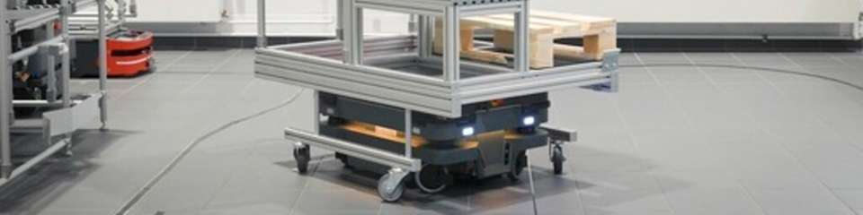 Die neue neue Transportlösung für FTS besteht aus einem standardisierten Base Cart und darauf abgestimmten, variabel konfigurierbaren Top Modulen.