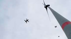 Im Projekt ESTABLIS-UAS geht es um die komplexen Strömungen in der atmosphärischen Grenzschicht. Um die Strömungen zu vermessen, steigt ein Drohnenschwarm auf. Die Ergebnisse können Windkraftanlagen effektiver machen.