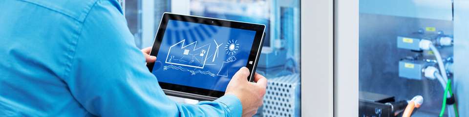 Standardisierte Algorithmen können den Energieverbrauch einer komplexen Industrieproduktion nur unzureichend abbilden. So ist es beispielsweise oft nicht möglich, Lastspitzen vorherzusagen.