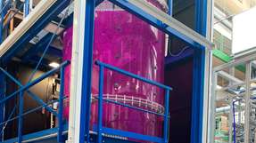 Am Institut für Multiphasenströmung, TUHH erhielten Forschende Einblicke in die nachhaltige Prozessoptimierung eines 15.000 l „gläsernem“ Bioreaktor.