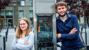 Das Elektrotechnik-Duo Melina Gurcke und Lars Quakernack ist federführend im Tagesgeschäft von KI-Grid.
