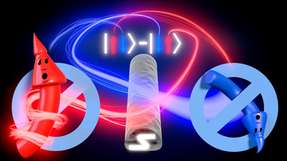 Elektronen verlassen den Supraleiter nur als Paare mit jeweils entgegengesetztem Spin. Werden beide Wege der Elektronen für eine Spinart durch parallele Spinfilter blockiert, sind gepaarte Elektronen aus dem Supraleiter blockiert, der Stromfluss nimmt ab.