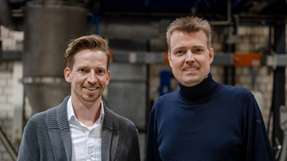 Dr. Jonathan Lentz (links) und Sebastian Weber wollen im Projekt „React“ Rohstoffe und Energie sparen, indem sie additive Fertigungsverfahren optimieren.