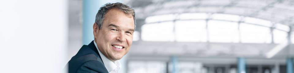 Frank Notz, Vorstand Sales, ist Speaker auf dem INDUSTRY.forward Summit.