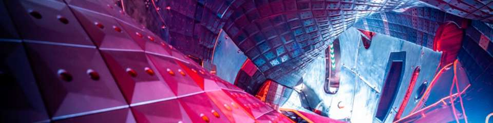 Blick ins Innere des Vakuumgefäßes von Wendelstein 7-X in Greifswald.