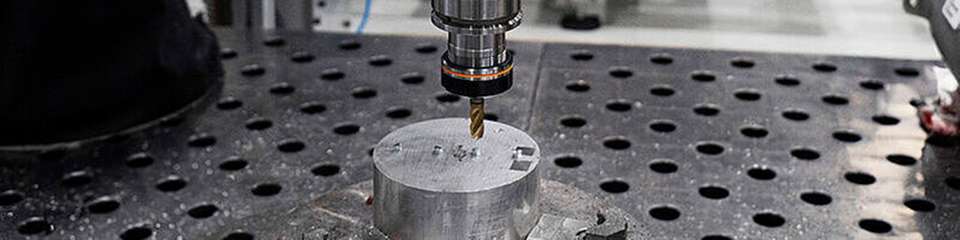 Die luftgekühlte Motorspindel übernimmt die Demontage von Motoren, wenn Schrauben nicht möglich ist.