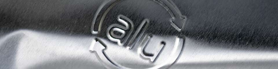 Im Rahmen einer kooperativen Promotion untersucht Steffen Scherbring an der Hochschule Osnabrück, wie sich durch Aluminiumzusatz die Eigenschaften von Edelstahl verbessern und ressourcenschonende Produktionsprozesse ermöglichen lassen.