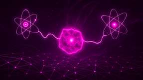 Im Projekt „Quantenrepeater.Net” ist es erstmals gelungen, Quanteninformationen zwischen Photonen aus unterschiedlichen Quantenpunkten zu teleportieren. Dies ist ein zentraler Fortschritt für künftige Quantenrepeater in Glasfasernetzen.