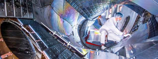 Wartungsarbeiten im Plasmagefäß von Wendelstein 7-X in Greifswald (November 2025)