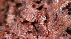 Die neue Methode nutzt Recoil-Chemie, um Cu-63 nach Neutronenbeschuss in Cu-64 umzuwandeln und beide Isotope sauber zu trennen – ein wichtiger Schritt für die medizinische Produktion des radioaktiven Kupferisotops.