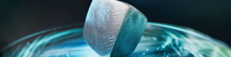 Forschung an der RWTH Aachen liefert neue Einblicke in die Entstehung von Supraleitung in exotischen Materialien.