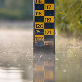 LoRaWAN-gestützte Sensorik liefert Daten zu Pegelstand, Wasserqualität, Netzüberwachung und Verbrauchserfassung – dadurch wird der Aufbau resilienter Wasserinfrastrukturen unterstützt.