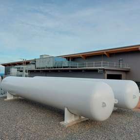 Die neue Wasserstoffanlage mit PV-Anlage und Redox-Flow-Speicher versorgt den Produktionsbetrieb von August Weckermann am Standort Eisenbach zu 85 Prozent klimaneutral und dezentral.