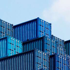 Containerbasierte Batteriespeicher von SmartGrid mit Steuerungs- und Netzmodulen von Bachmann sichern Netzstabilität und ersetzen Dieselaggregate in Hafen- und Baustellenanwendungen.