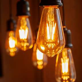 Weidmüller bietet Lösungen für die sichere und normgerechte Umsetzung von Paragraf 14a EnWG – von der Steuerverdrahtung bis zur Messwandlertechnik.