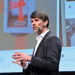 Dr. Christian Vedder spricht über Anforderungen, Innovationen und deren Anwendung in der Industrie.