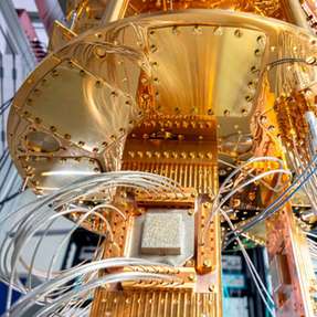 Blick auf den Quantenprozessor, die Zentraleinheit des QSolid-Prototyps.