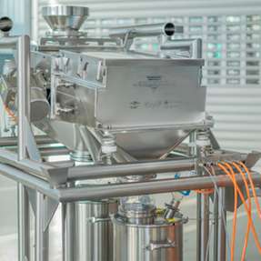 Vibrationssiebmaschine JEL Konti II mit Ultraschallabreinigung.